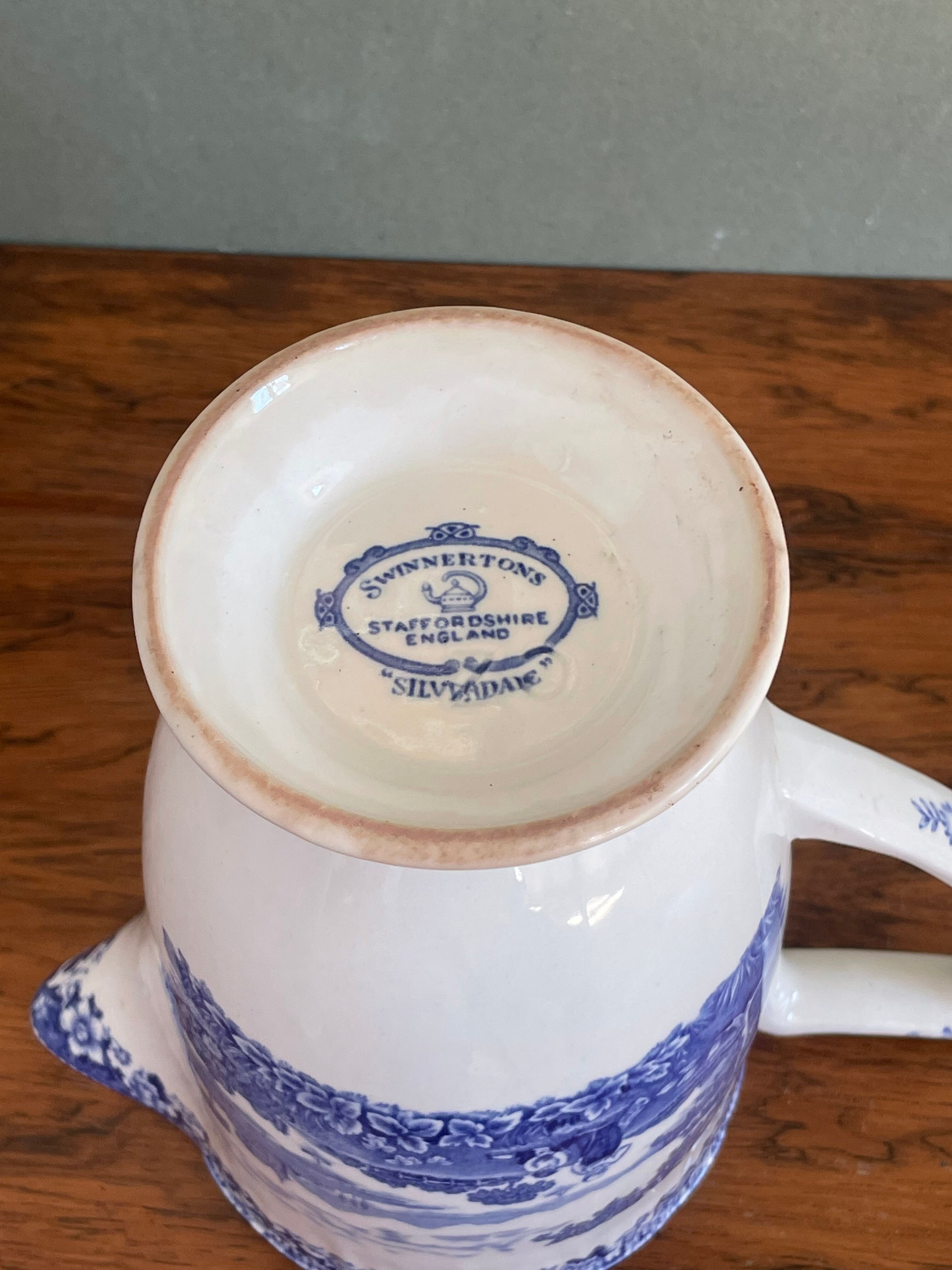 Pichet en céramique antique Angleterre Swinnertons