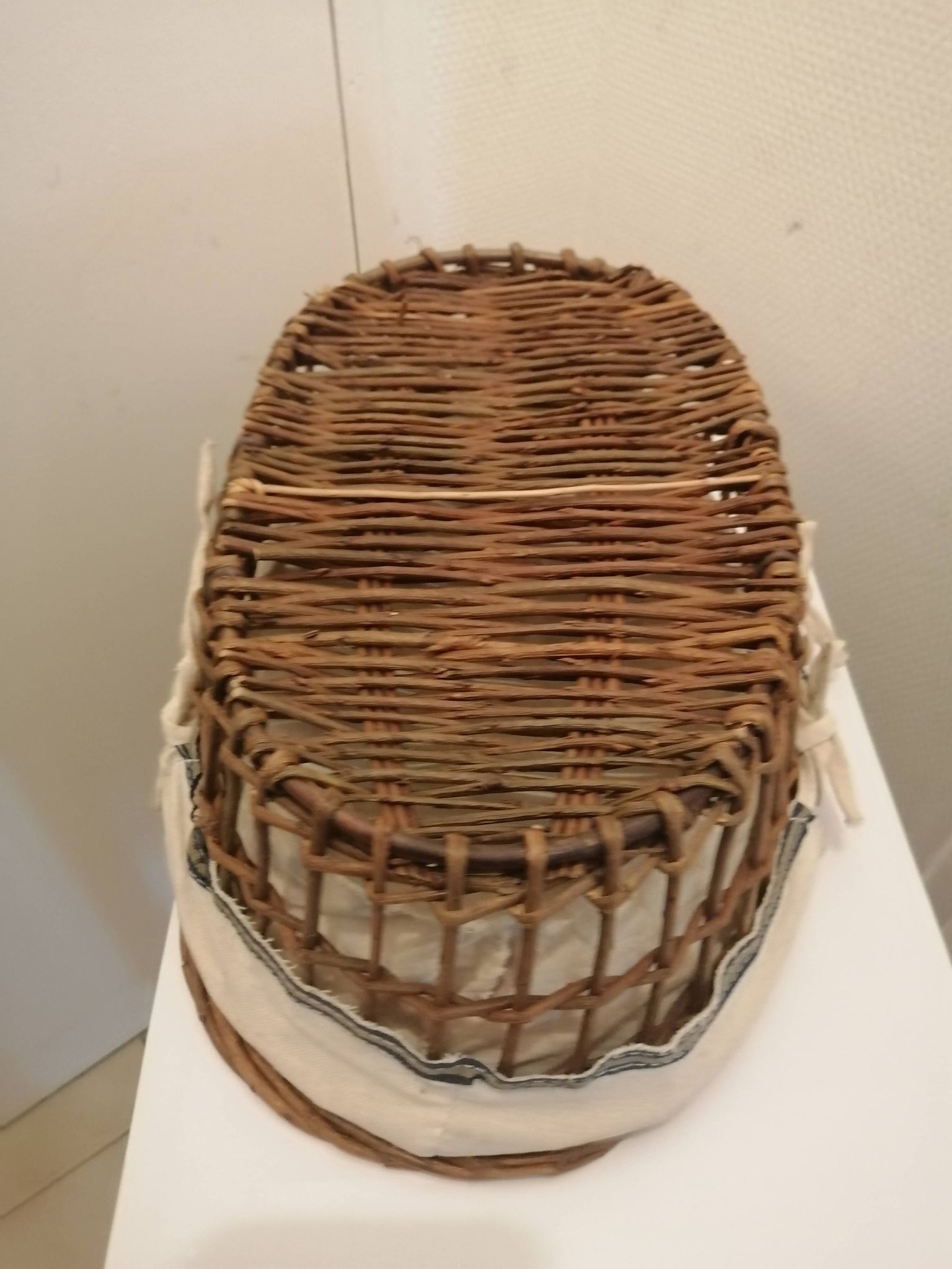 Panier en osier avec deux anses