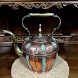 Orientalist kettle in hammered copper, 19th century, pretty shape with chiseled decorations