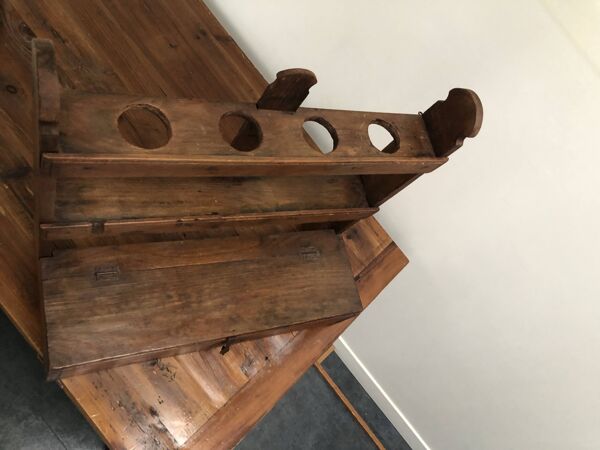 Etagère murale ancienne en bois ayant appartenu à un religieux