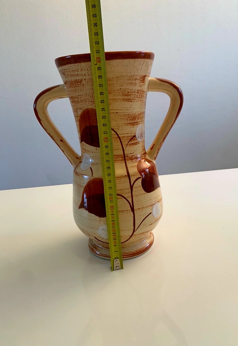 Lunéville ceramic vase