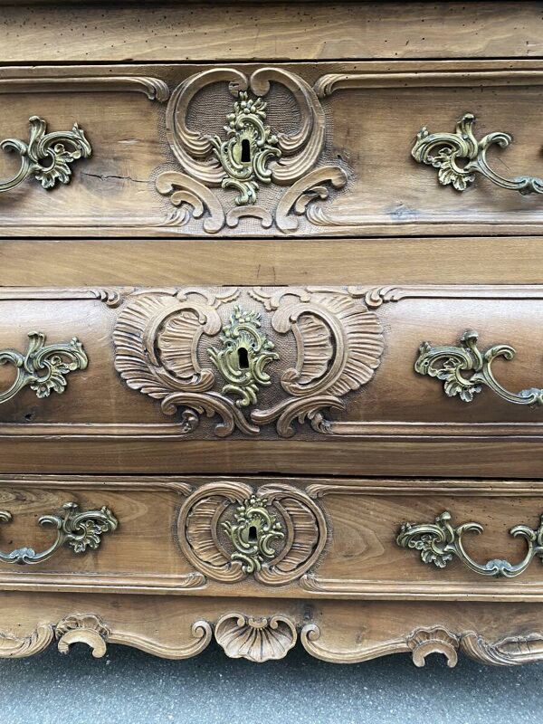 Commode galbée XVIIIème