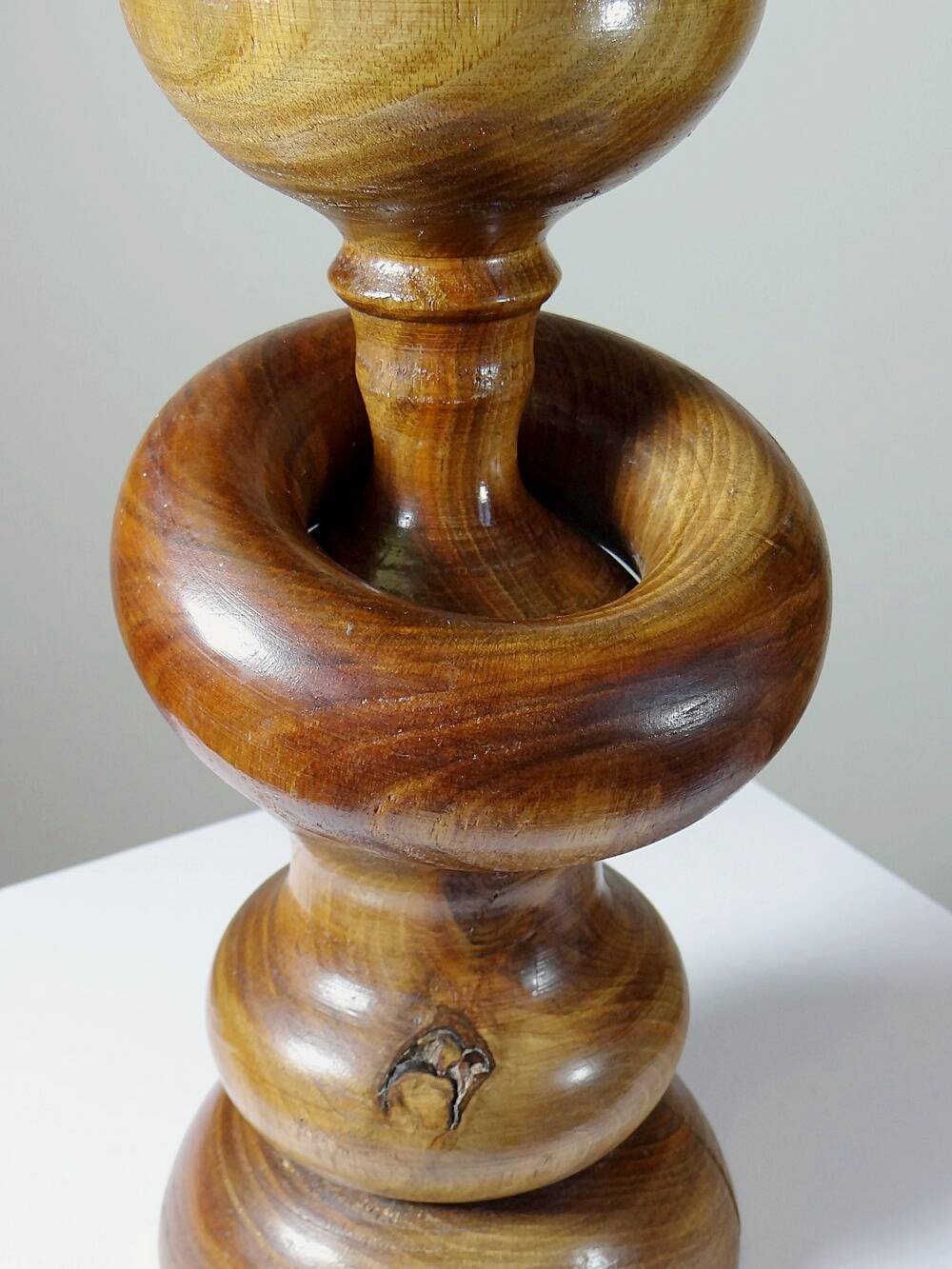 Impressive vintage Scandinavian style lamp designed with turned sculpted wood and a ring.