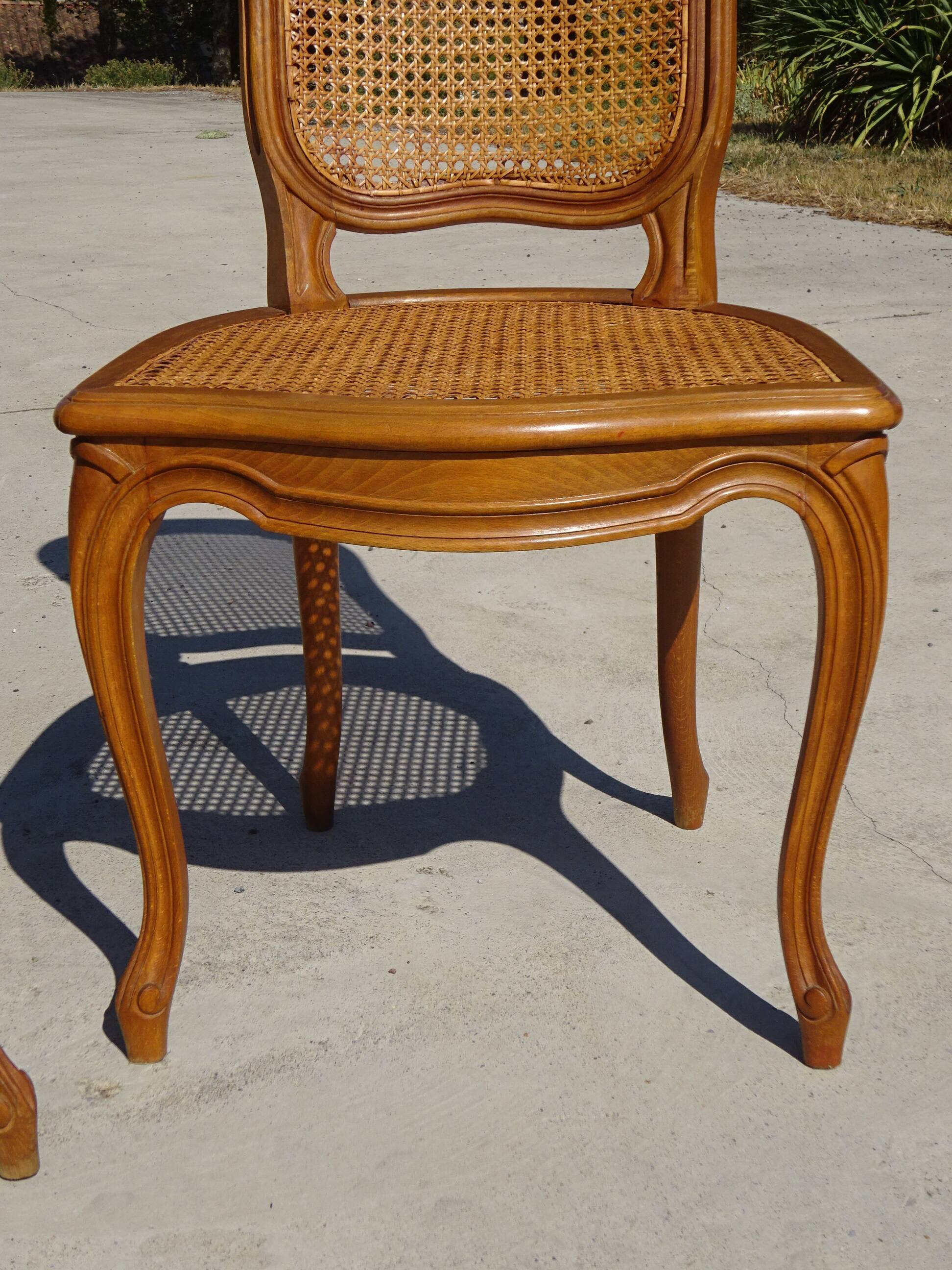 Paire de chaises en bois et cannage style Louis XV