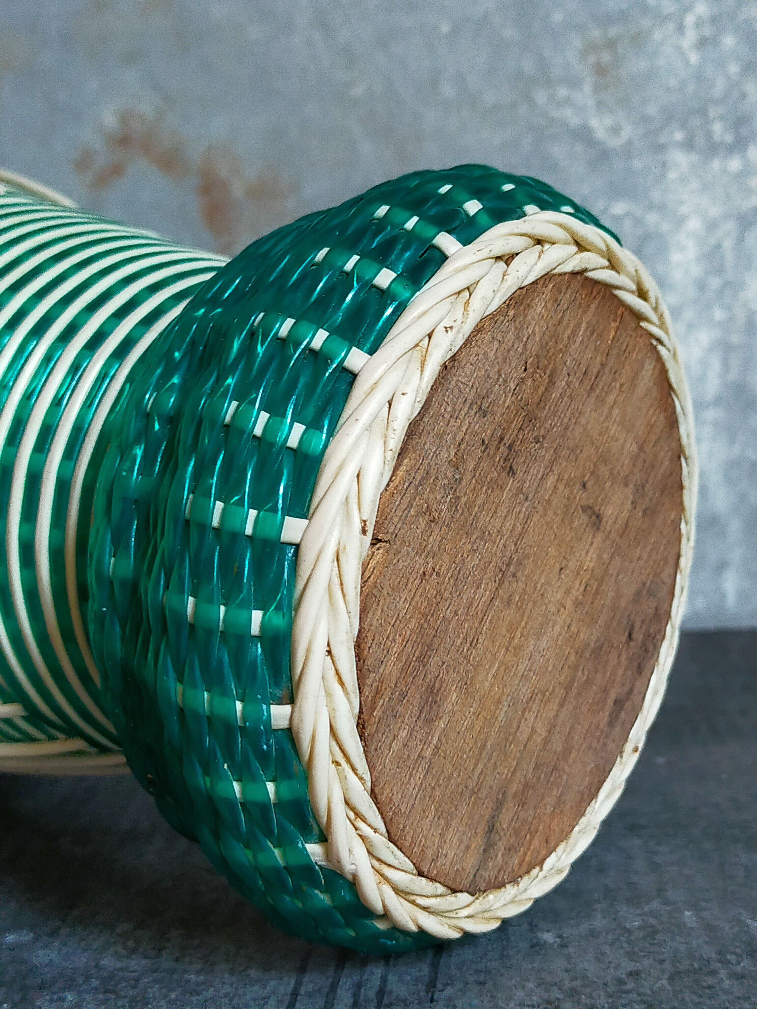Glass vase and braided scoubidou thread 50s