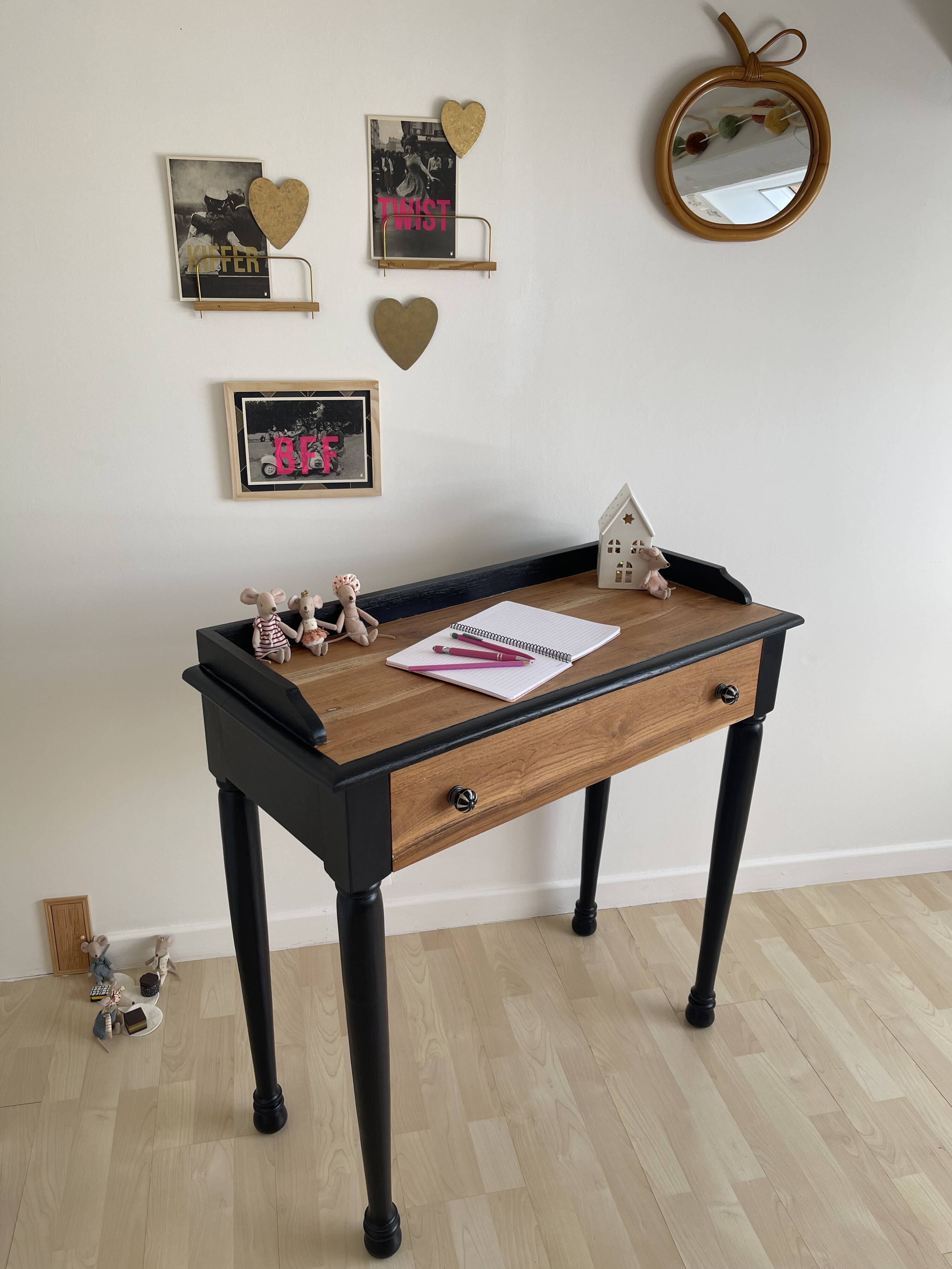 black desk