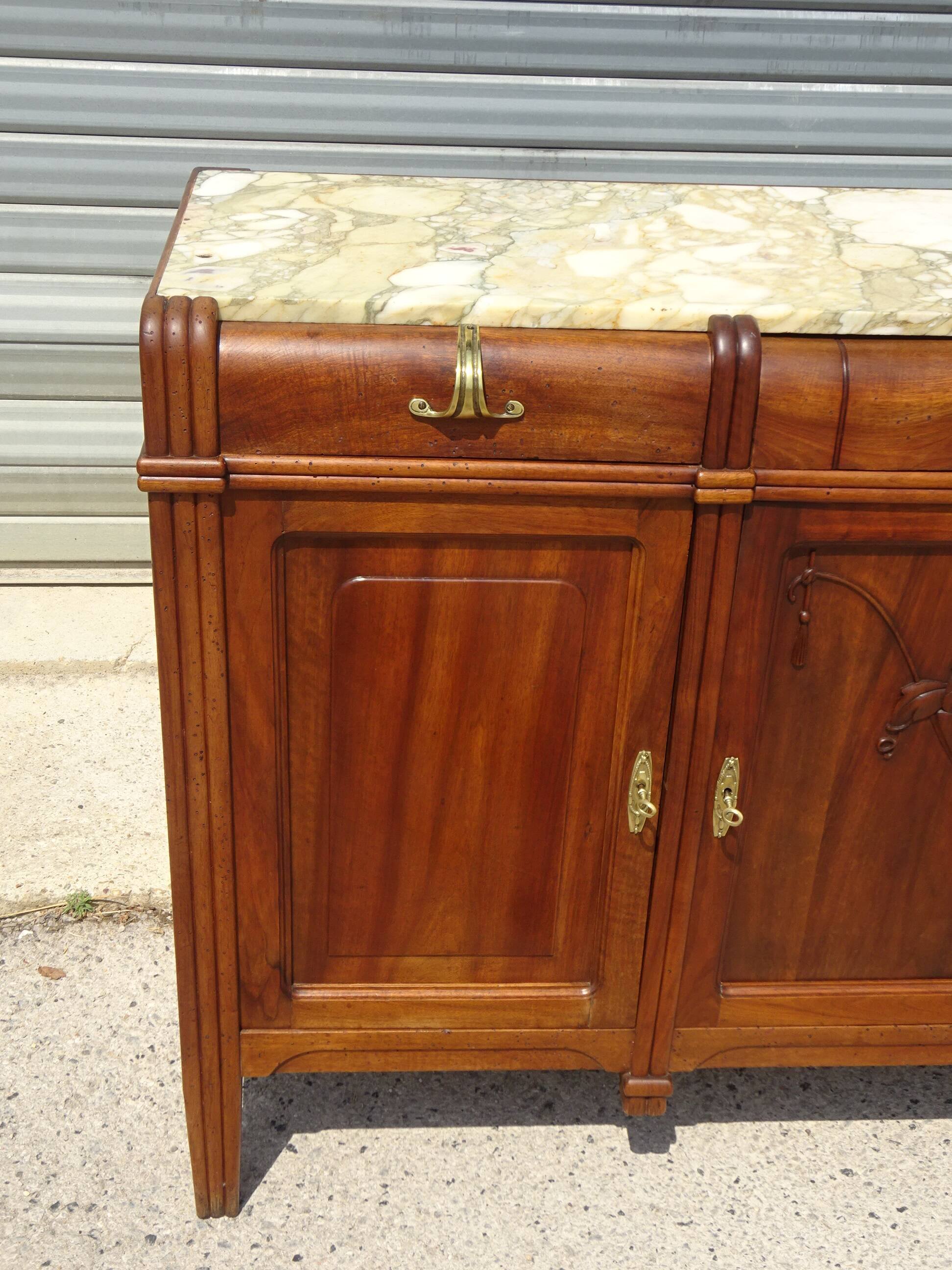 Art Deco sideboard in walnut with a marble top