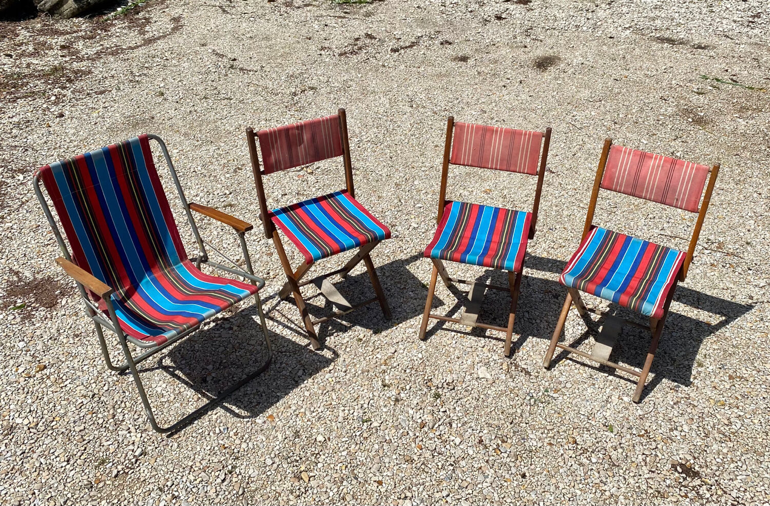 3 vintage folding chairs in canvas and wood