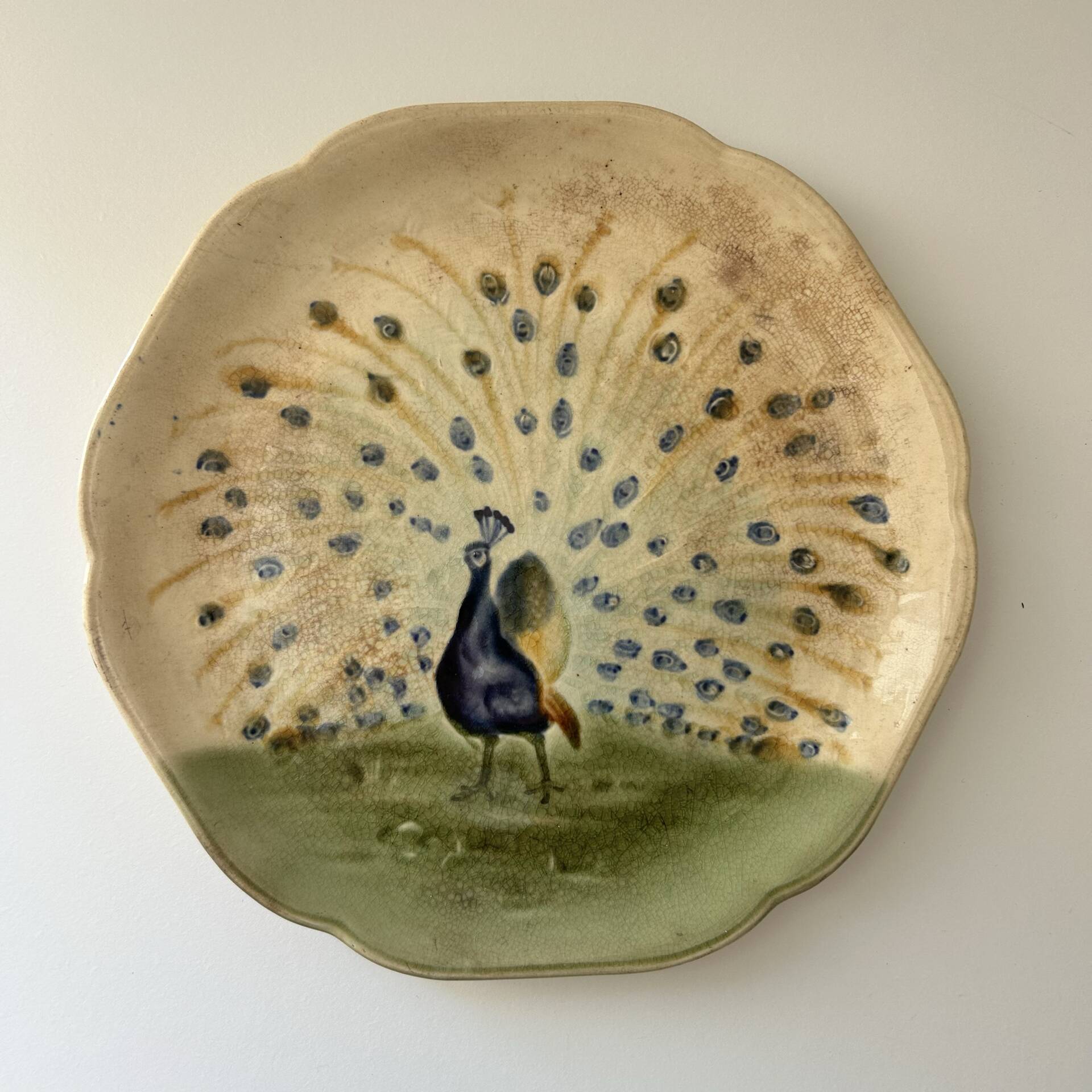 Plat décor paon
