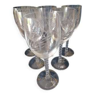 Verres a pied en cristal ciseles