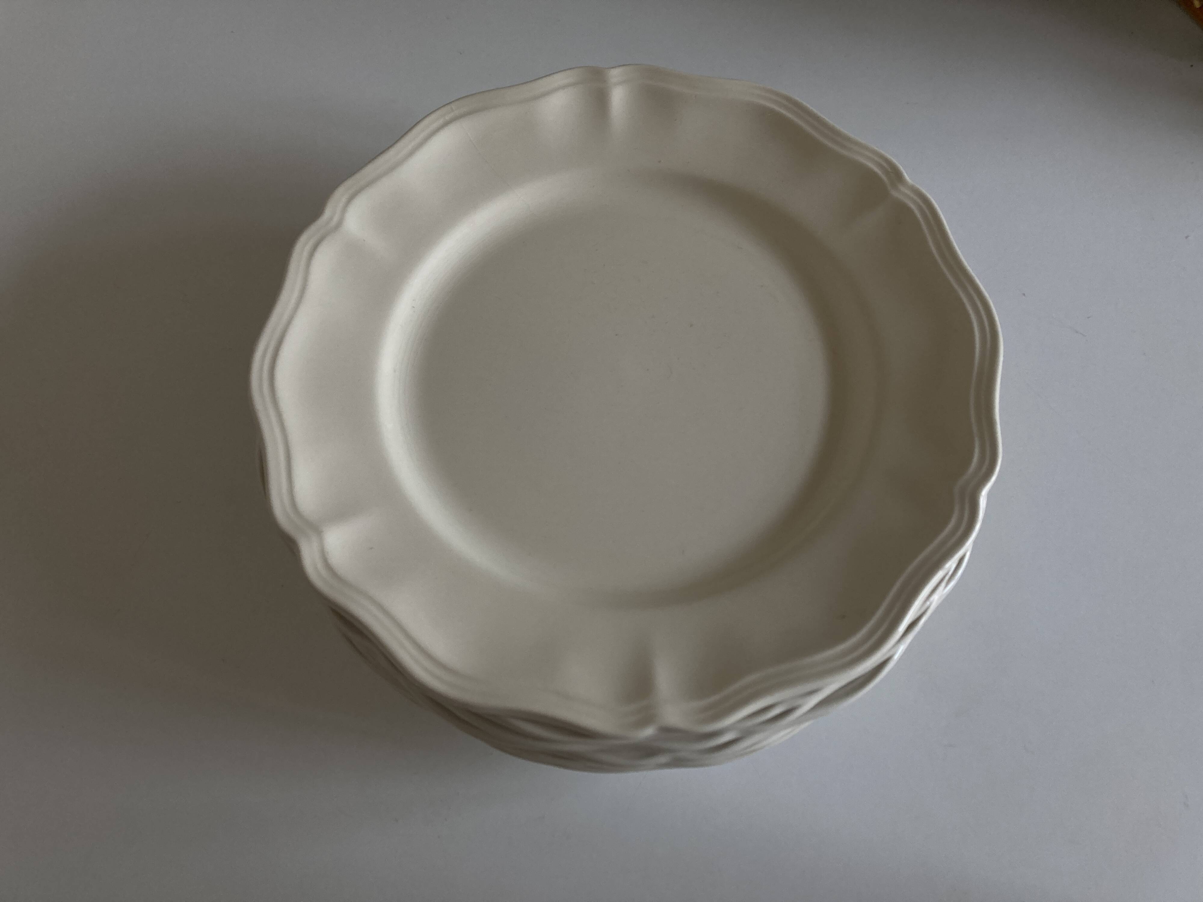Set of 7 Sarreguemines Ivory plates with gadroons 1960