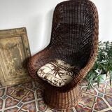 Wicker lounge chair