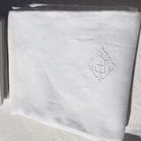 Tablecloth monogramee