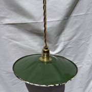 Suspension vintage indus tôle émaillée verte et blanche mini