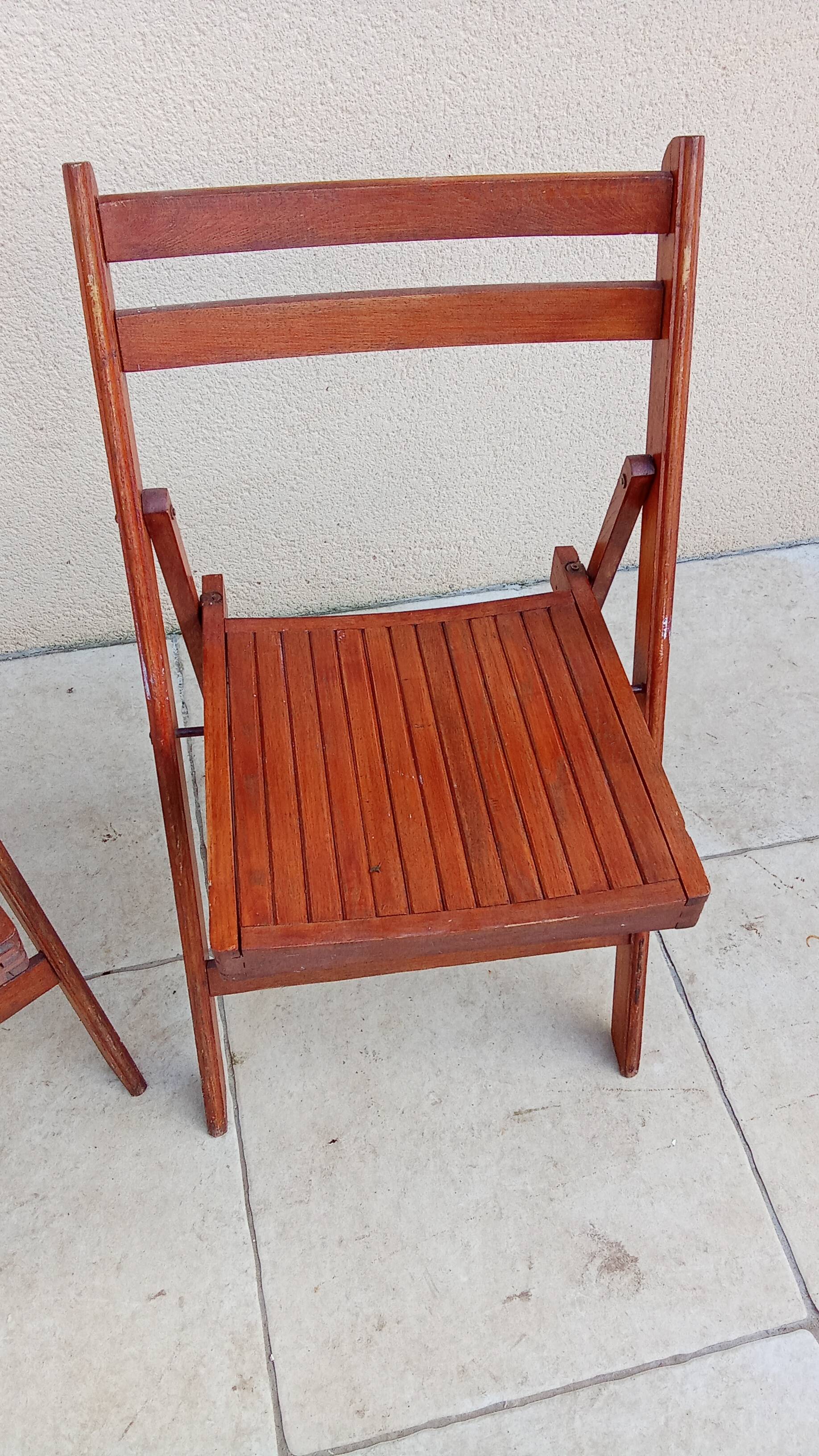2 vintage folding chairs from the 1950s