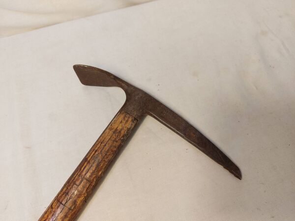 Ancien Piolet de montagne Claudius Simond Chamonix Mont-Blanc 83 cm