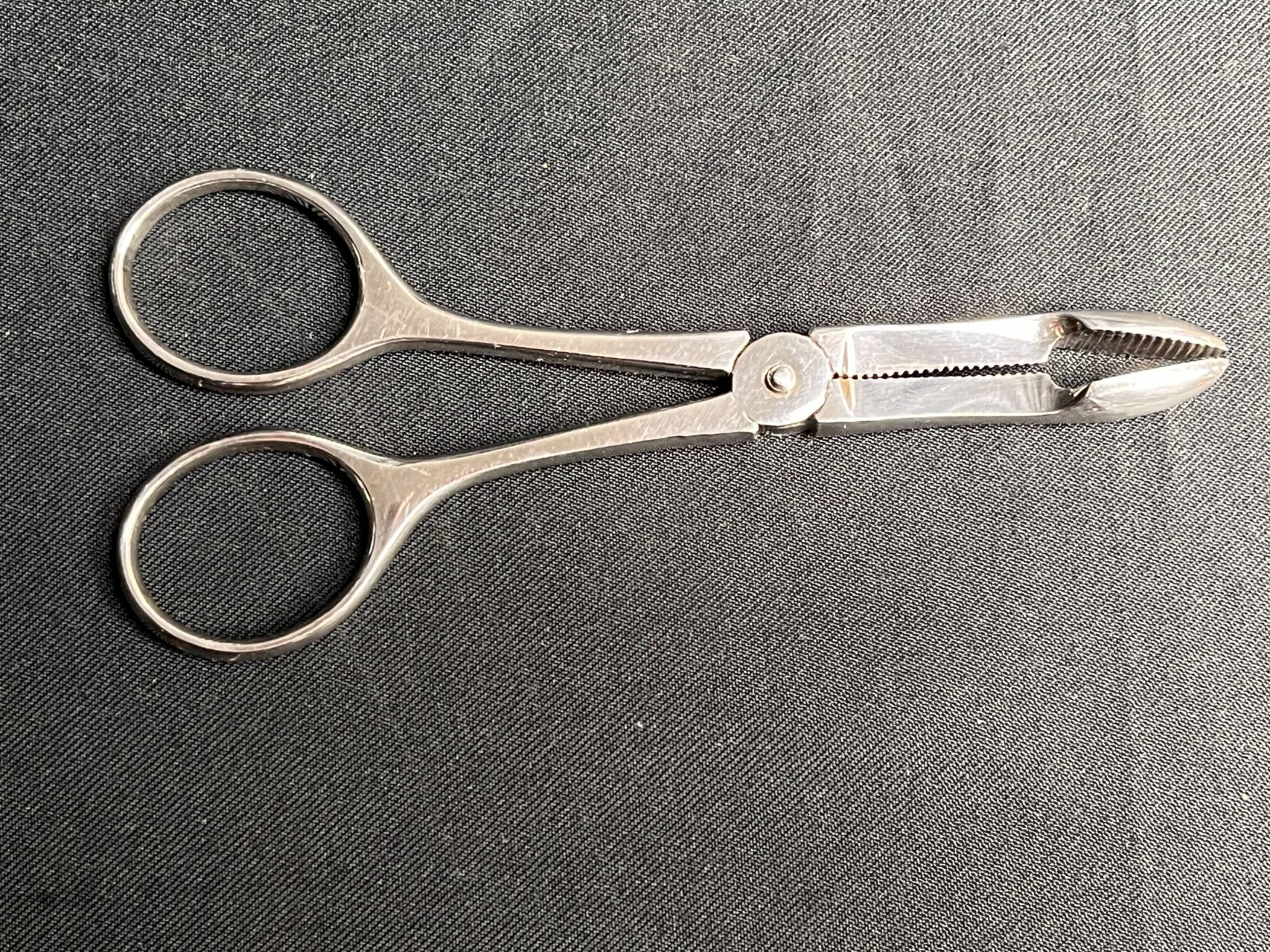 Tableware, silver-plated sugar scissors Christofle 20th century