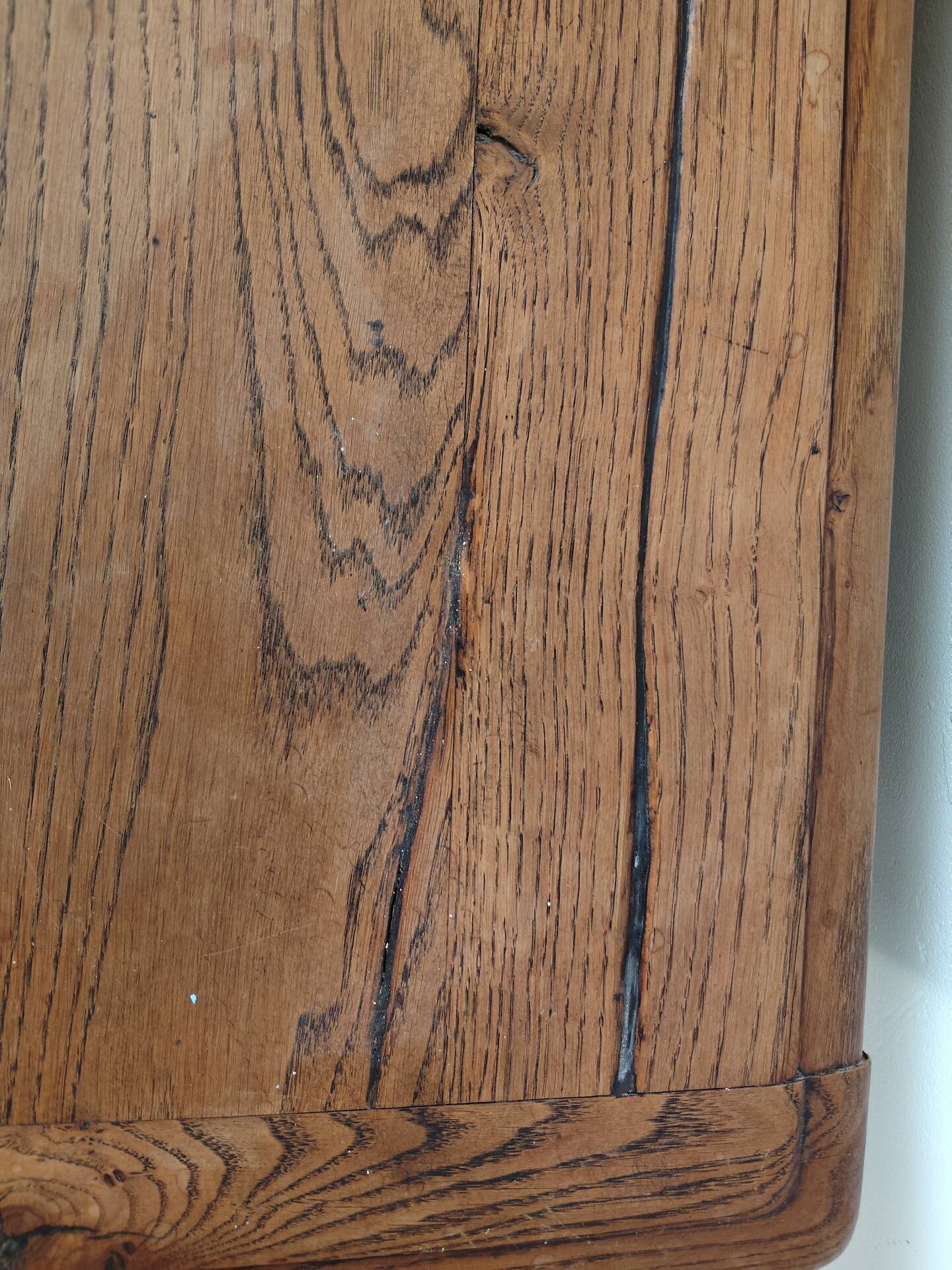 Rustic oak coffee table – Apothecary spirit – 19th century