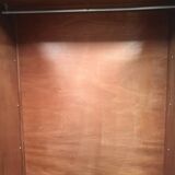 Wardrobe compass feet