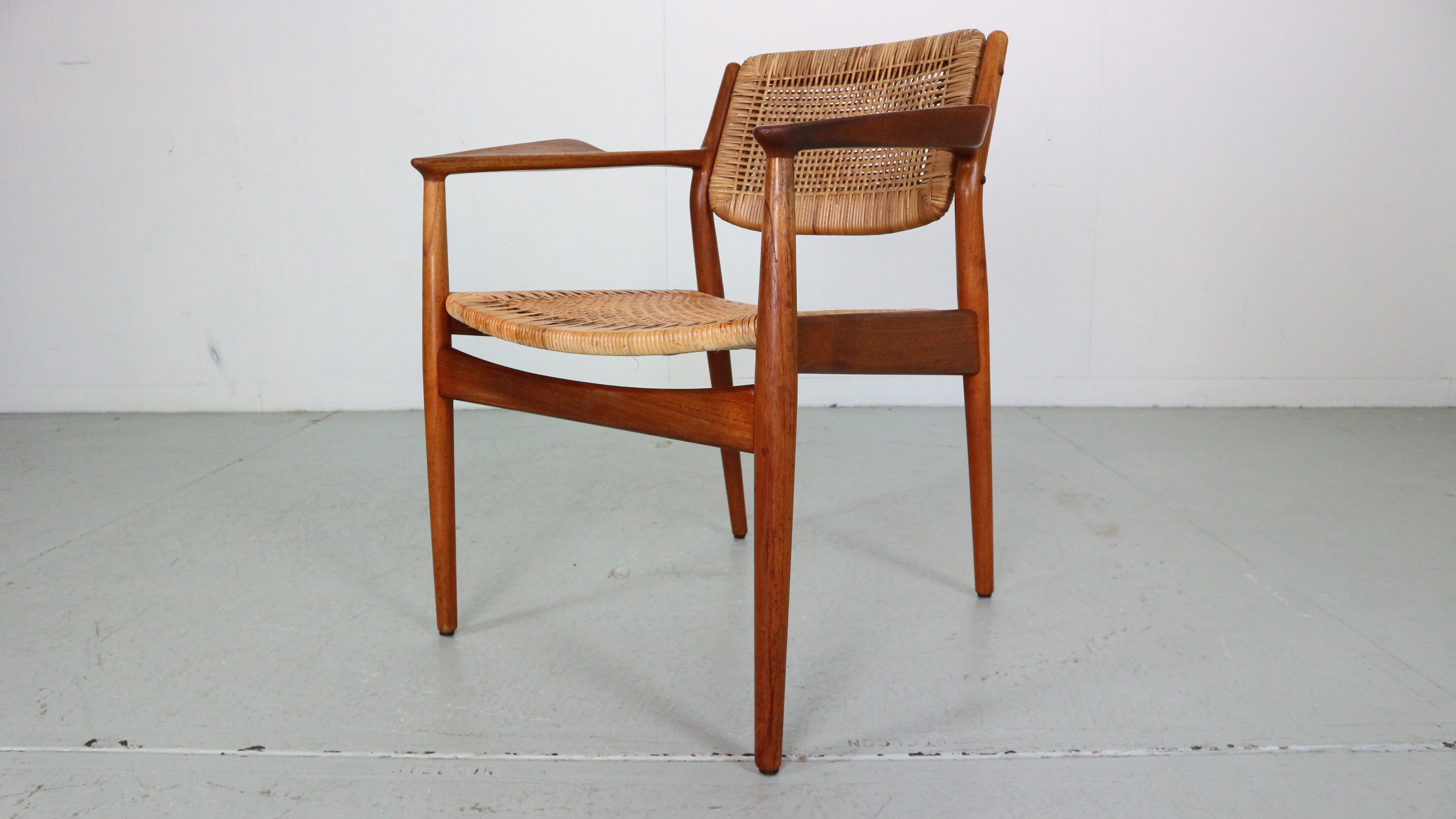 Chaise modèle 51 par Arne Vodder pour Sibast furniture 1950 Danemark