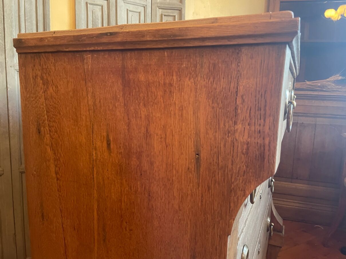 Dutch chest of drawers