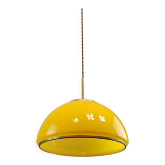 Lampe à suspension italienne du milieu du siècle en verre jaune et laiton