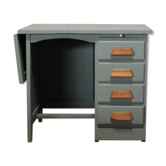 Child desk
