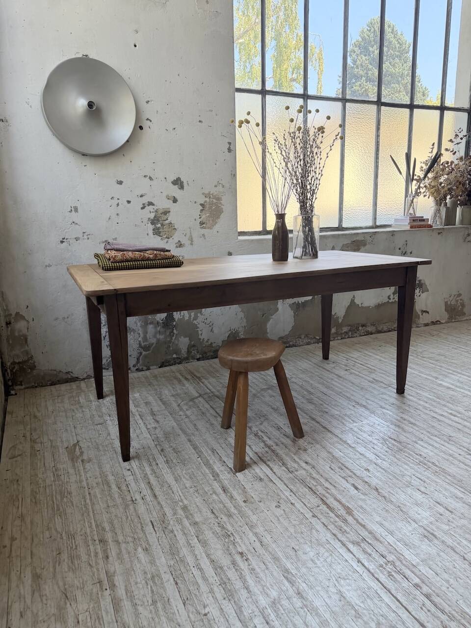 Table de ferme noyer pieds fuseaux 1950