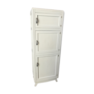 Armoire parisienne blanche
