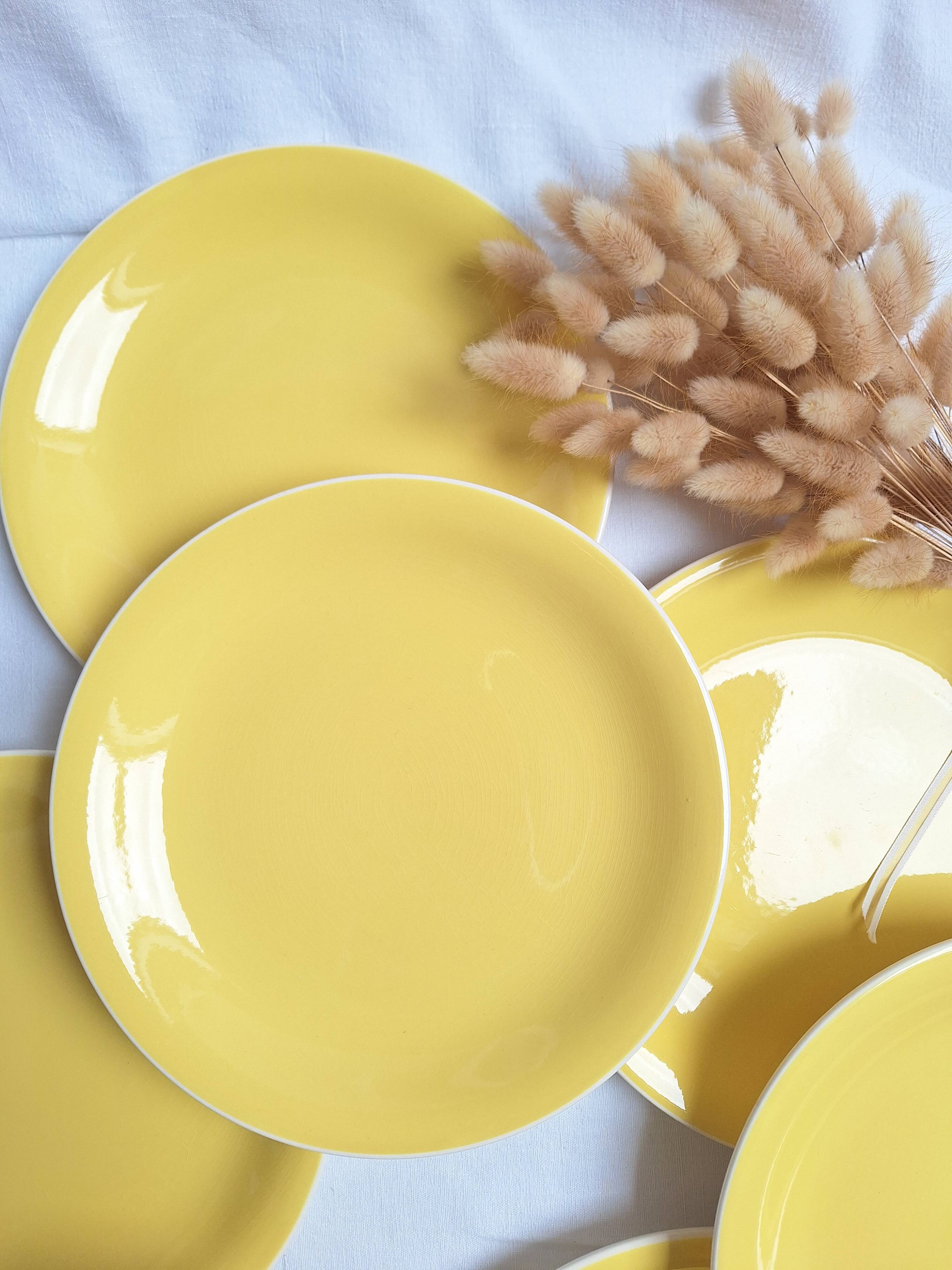 Villeroy & Boch yellow dinner plates