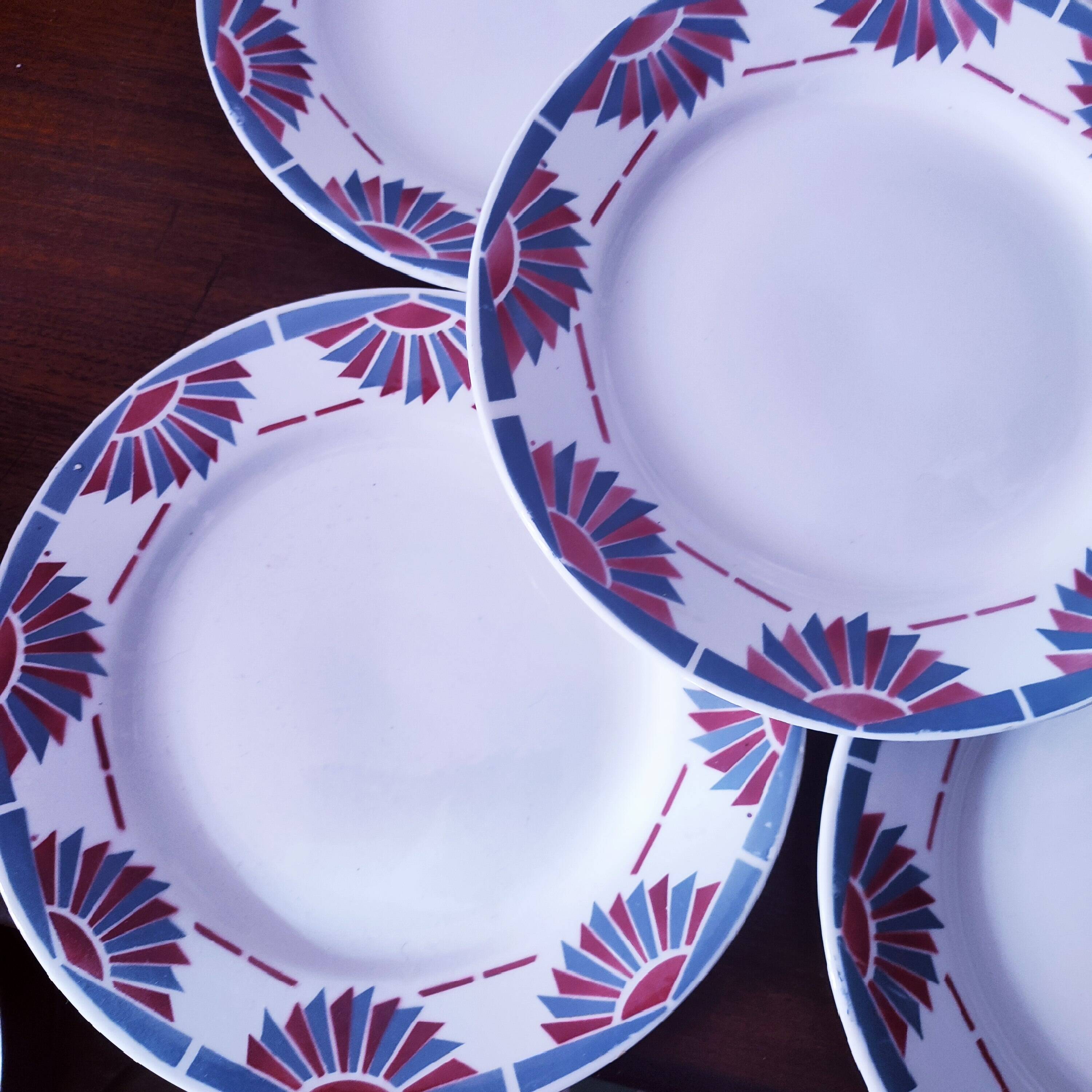 6 Art Deco earthenware dinner plates