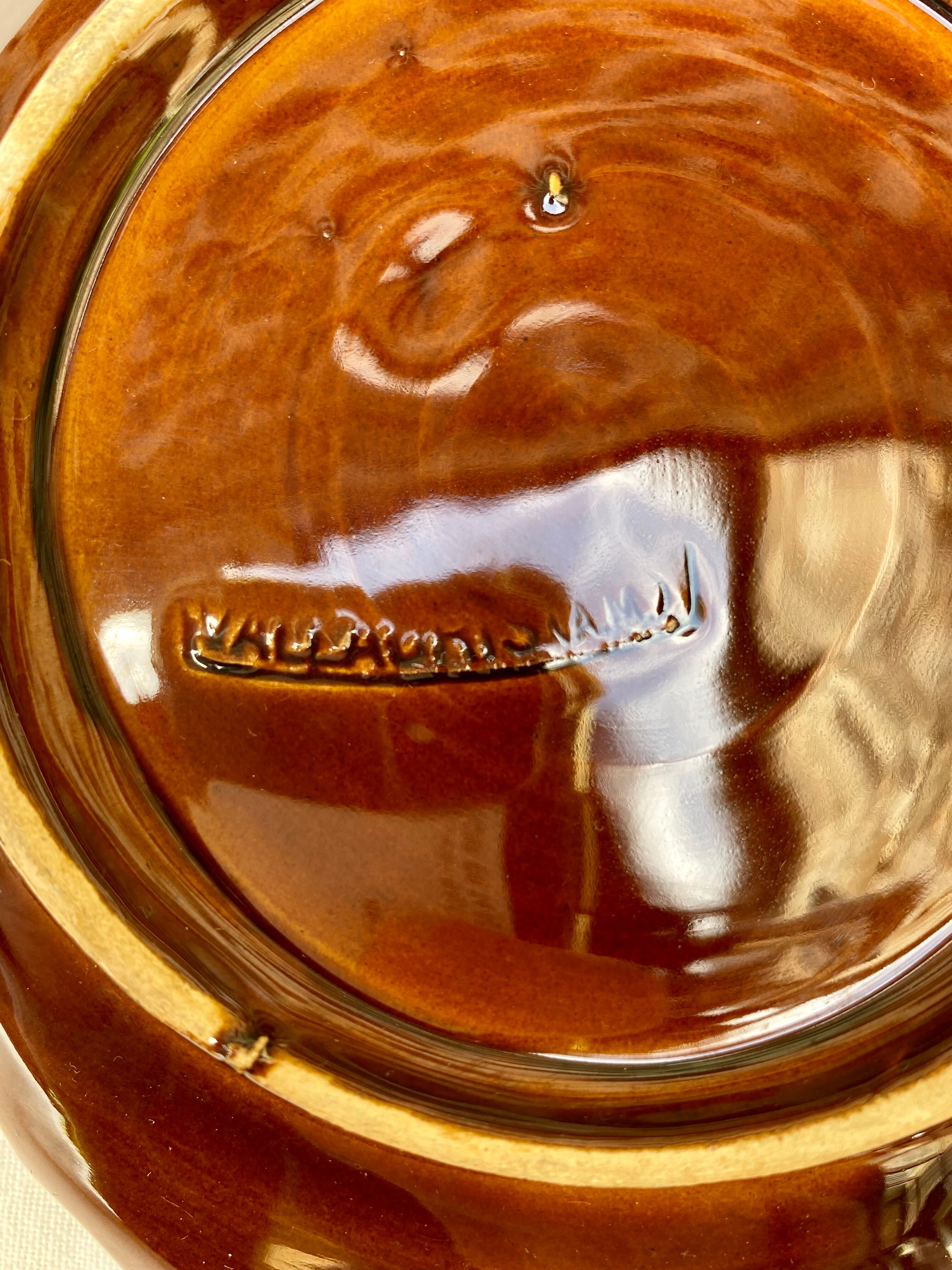 Empty Vallauris leaf-shaped pocket