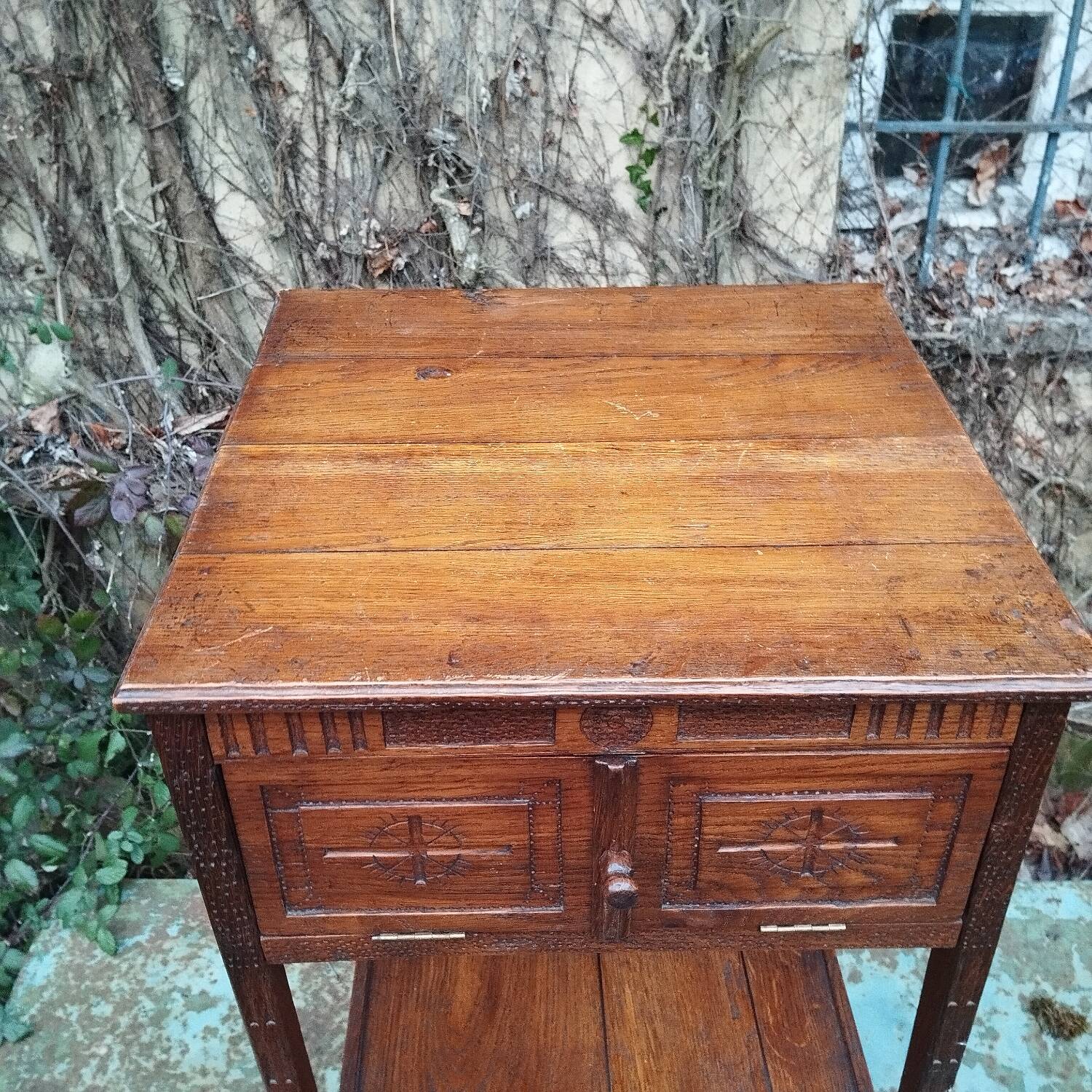 Guéridon table de chevet d'appoint art populaire