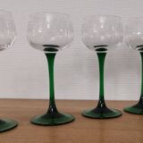 Lot de 4 anciens verres à vin à pied vert d'alsace décor vigne gravé arc cristal