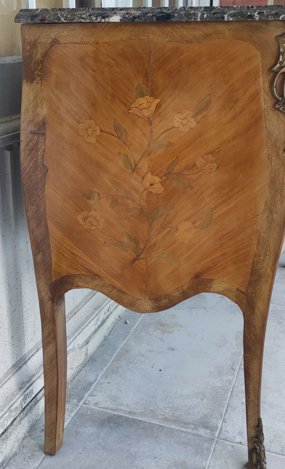 Curved chest of drawers Louis XV style