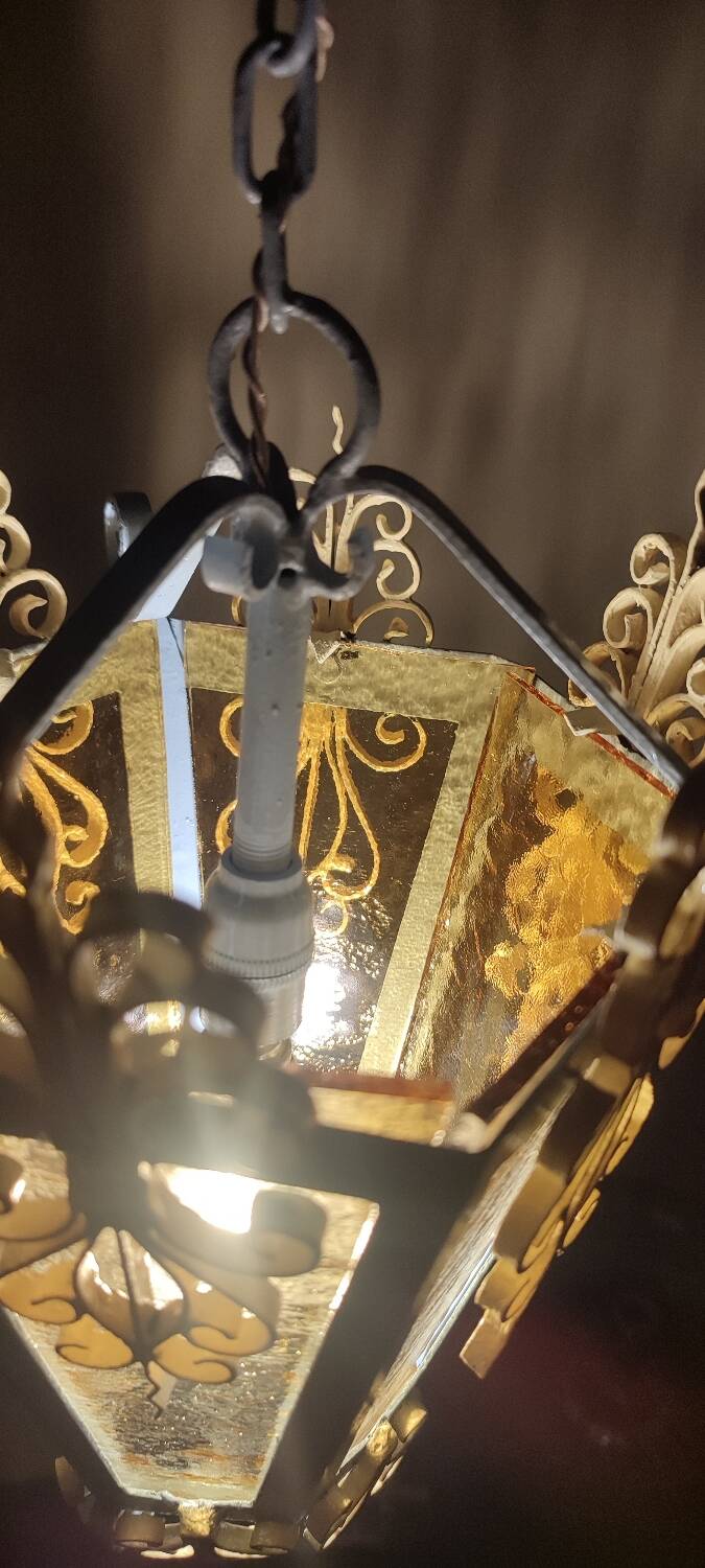 Lámpara de techo o farol. España, 1980s.