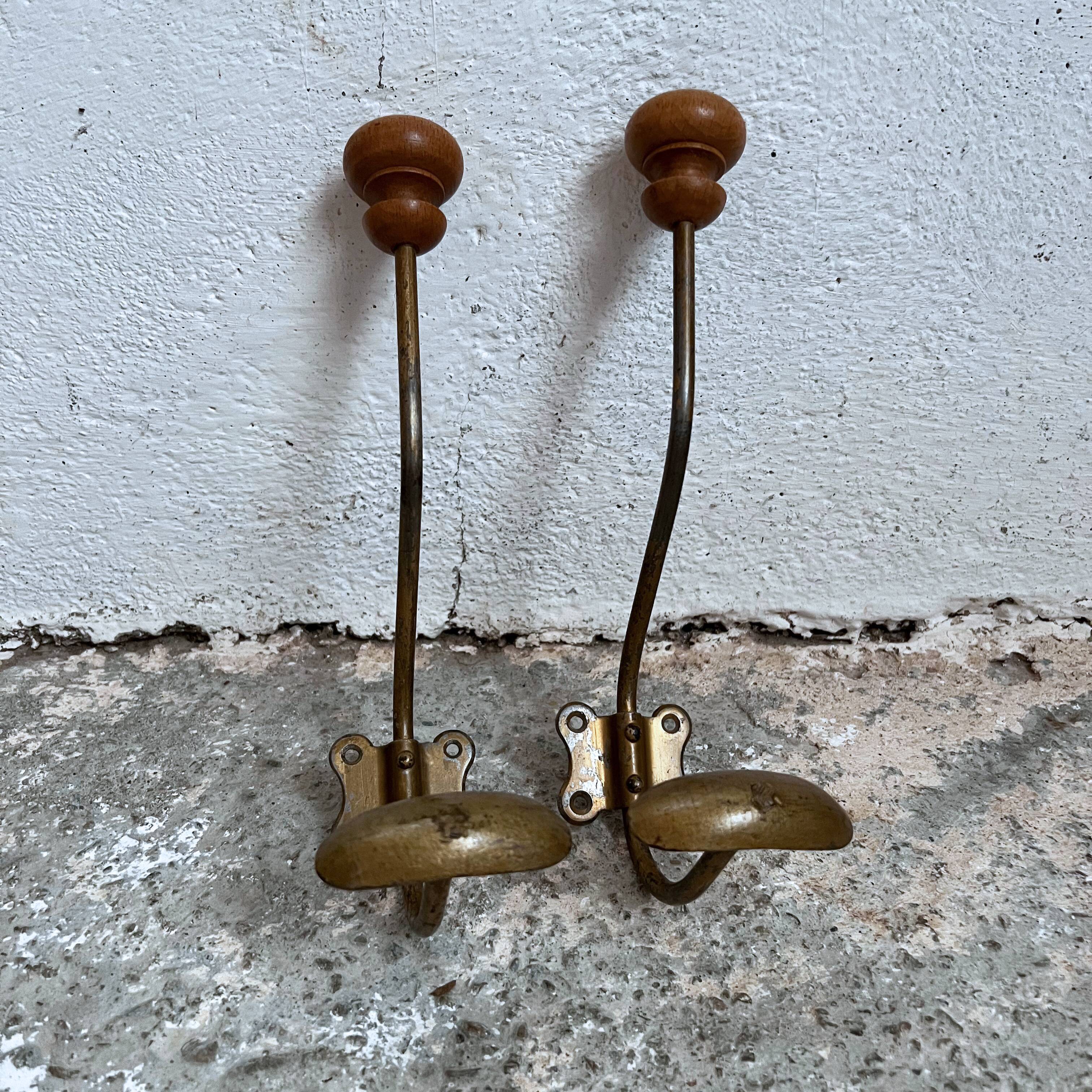 Pair of hooks