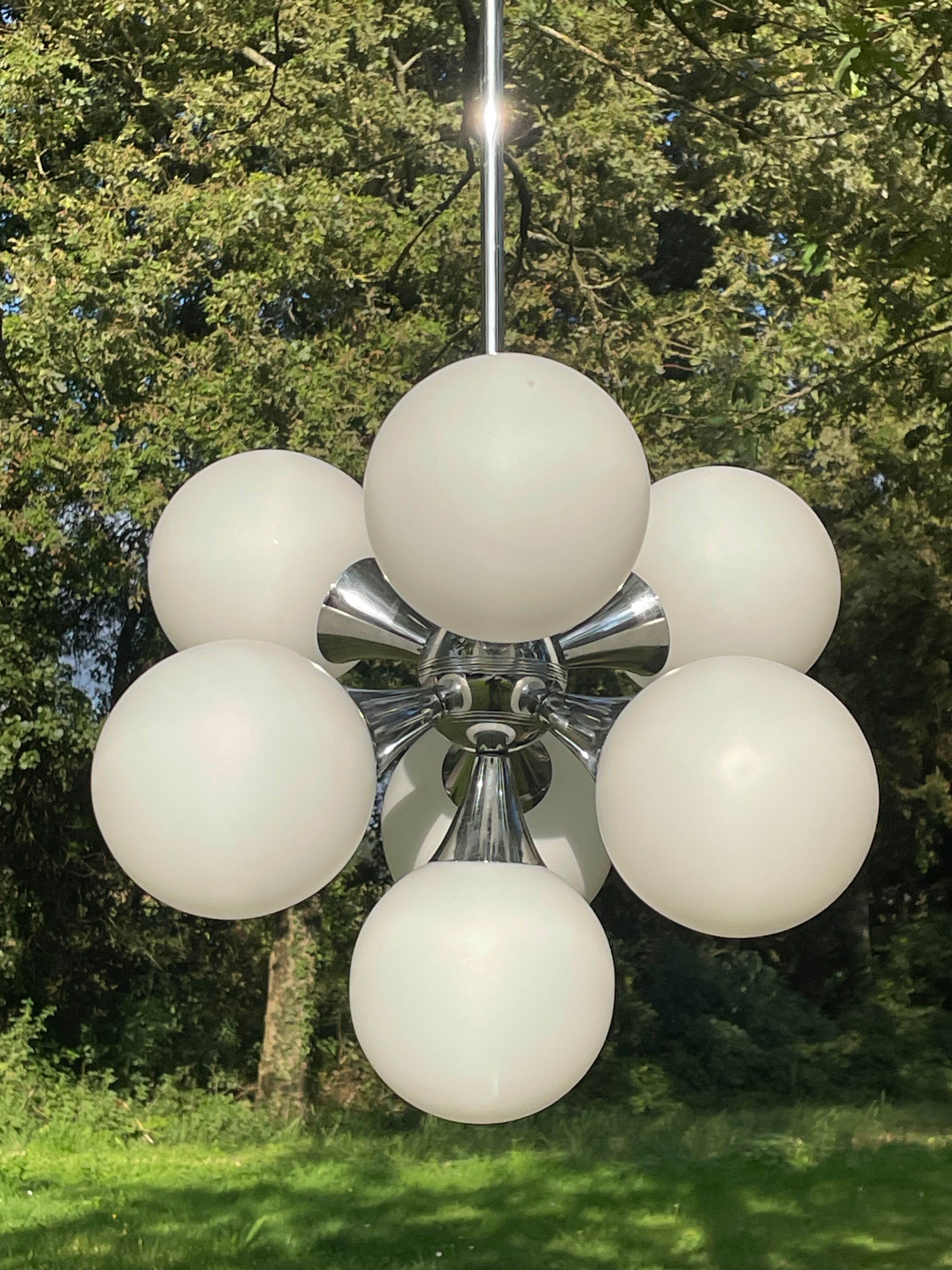 Ceiling lamp chandelier 7 lights Sputnik 1960s, The cluster