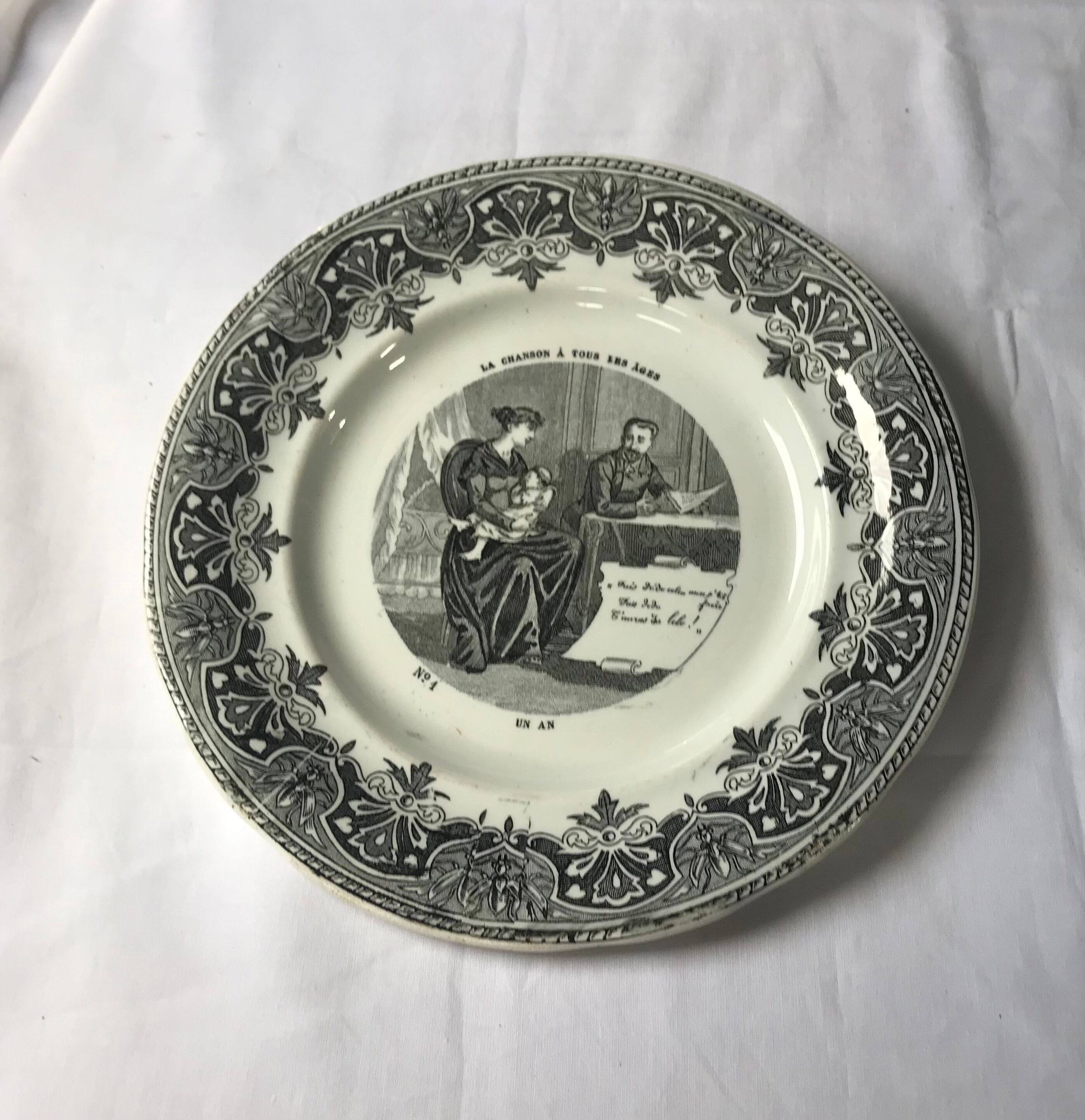 Talking plate "the song at all ages" earthenware Creil and Montereau