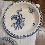 Hollow and round dish from Gien, thistle series