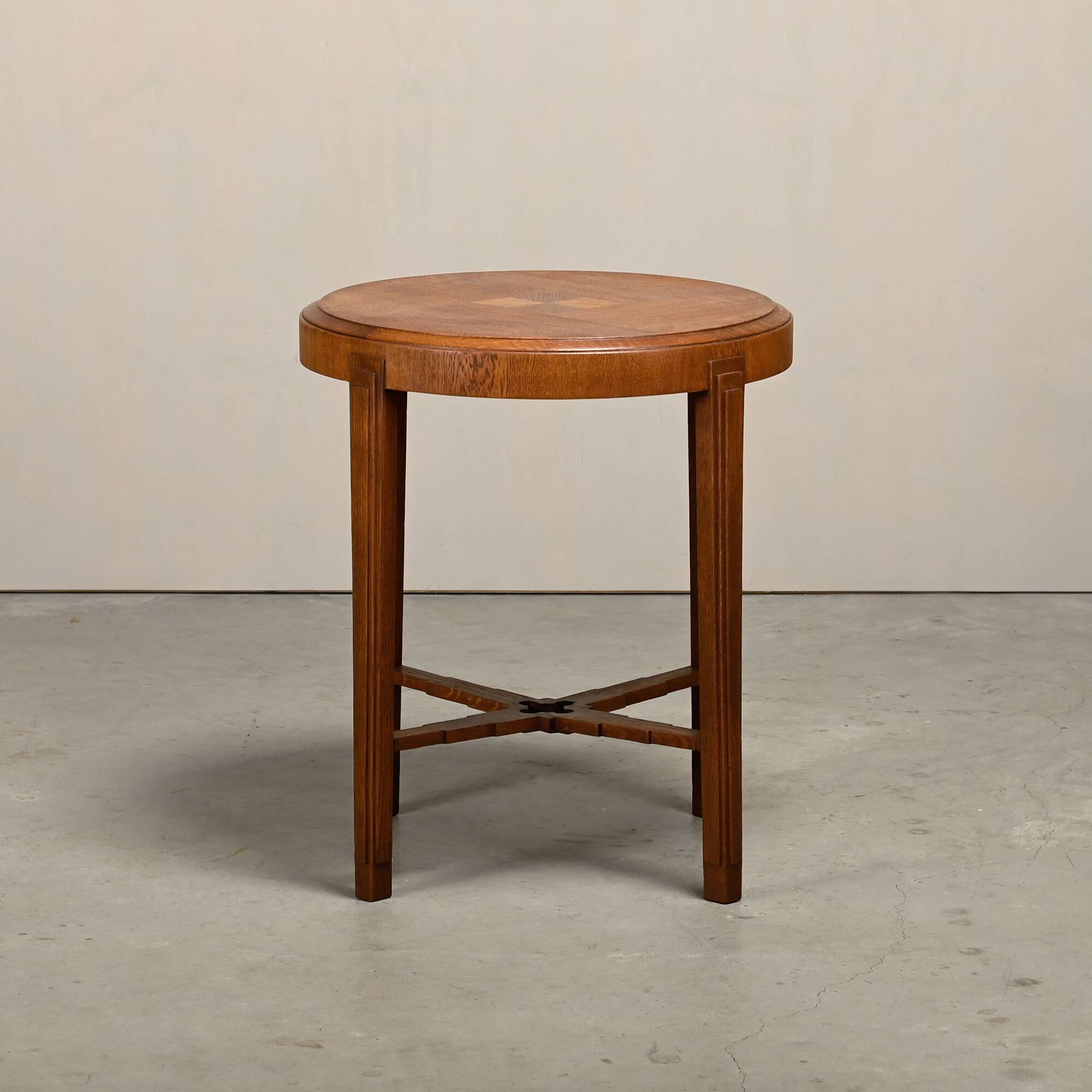 Dutch Art Deco Amsterdam School side table of solid and veneered oak