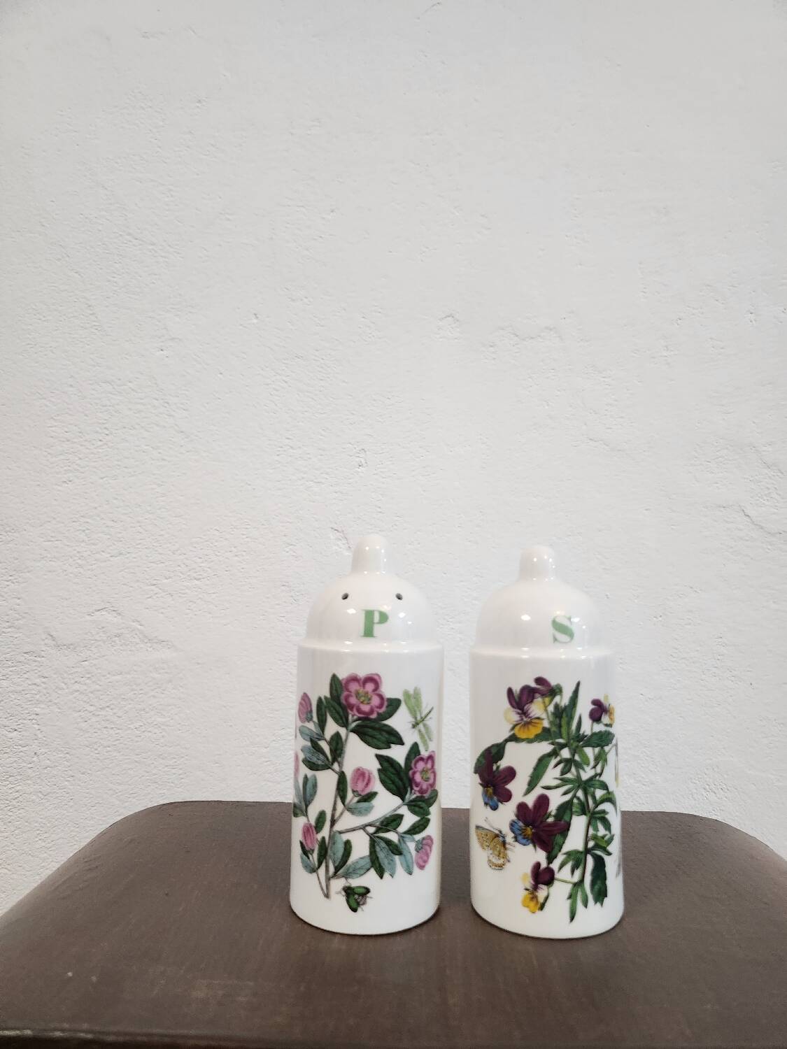 Salt and pepper shaker