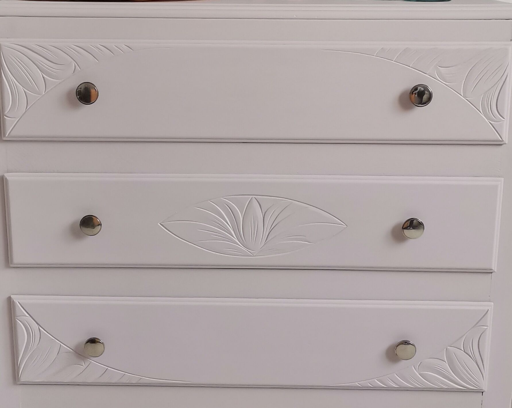 Chest of drawers
