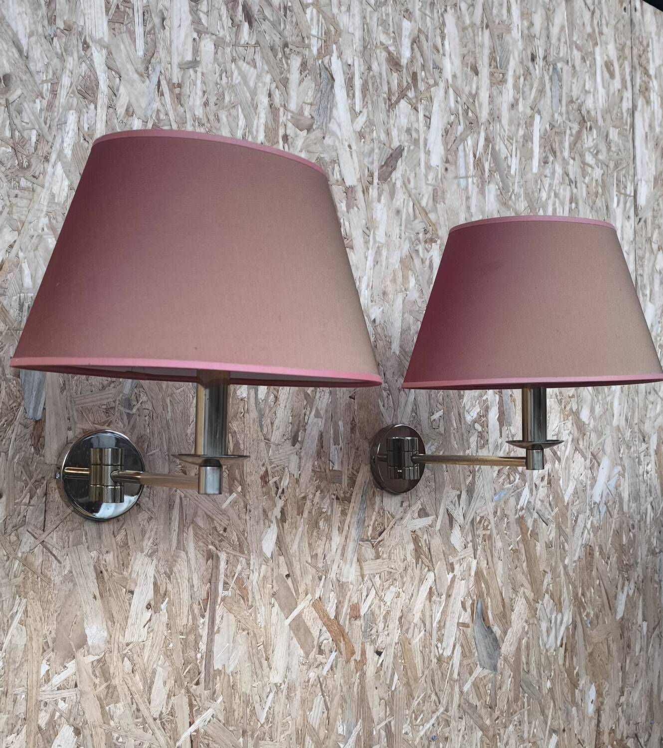 Pair of wall lights, reading light in gilded brass