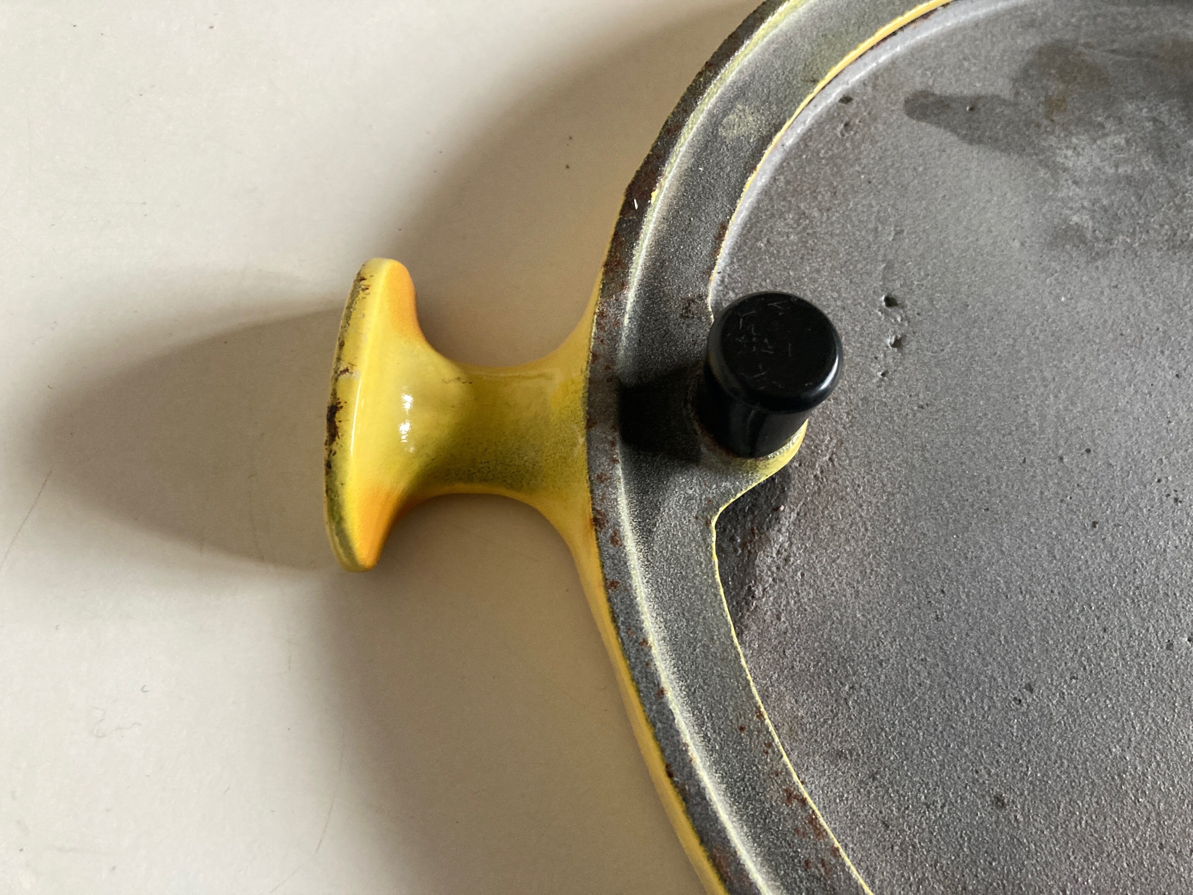 Sun bottom enzo Mari for Le Creuset Italian design 1970