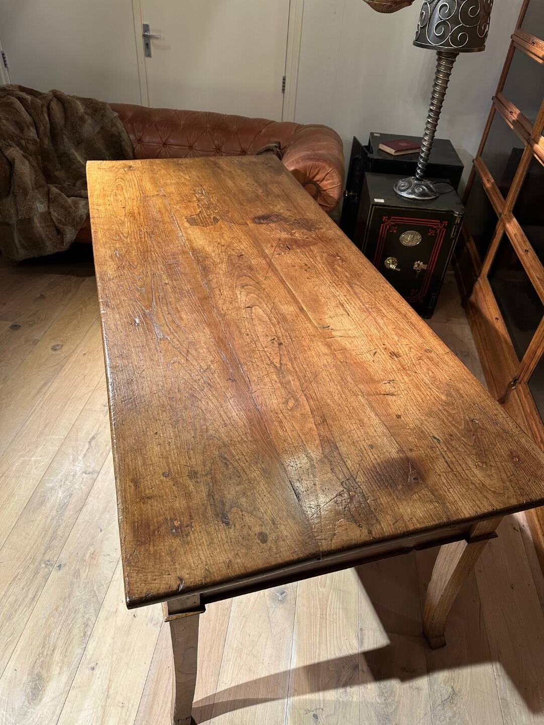 French antique writing table