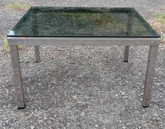 Coffee table glass and chrome metal