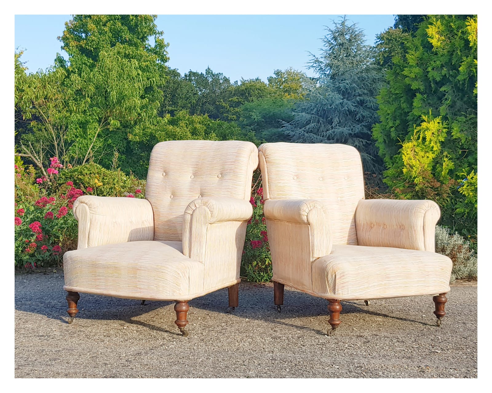 Lot 2 armchairs English / Vintage toad