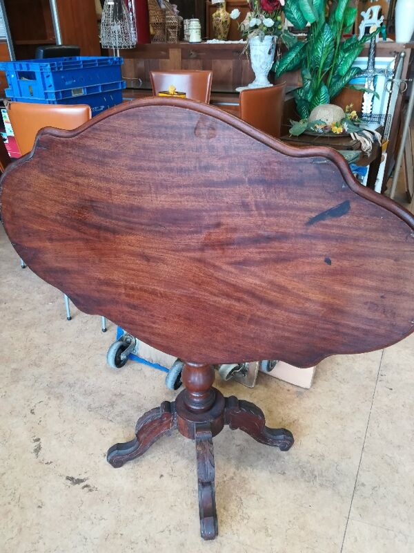 Table desserte violonnée