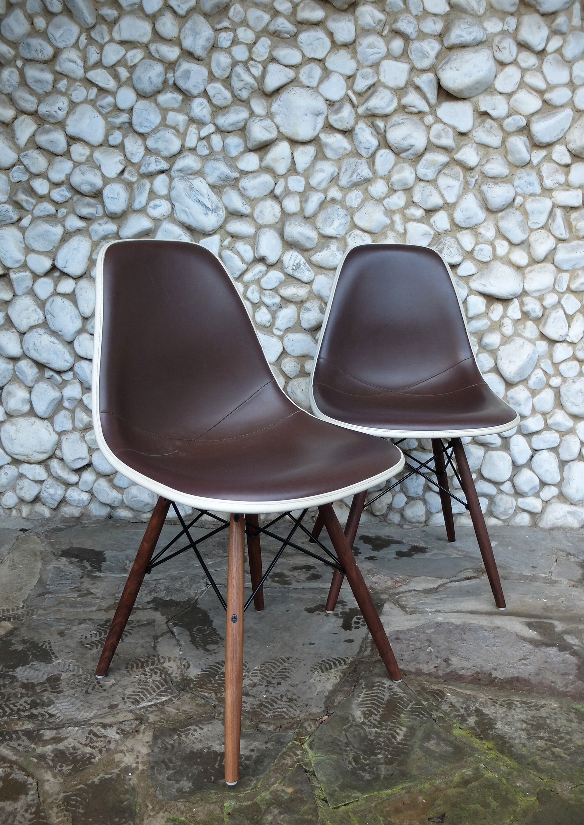 Pair of Ray and Charles Eames chairs on Dowel Bases, Herman Miller USA
